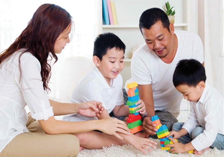 Khi cần thiết, phụ huynh nên có sự hỗ trợ kịp thời trong lúc trẻ tự quyết định. Ảnh minh họa: INT.