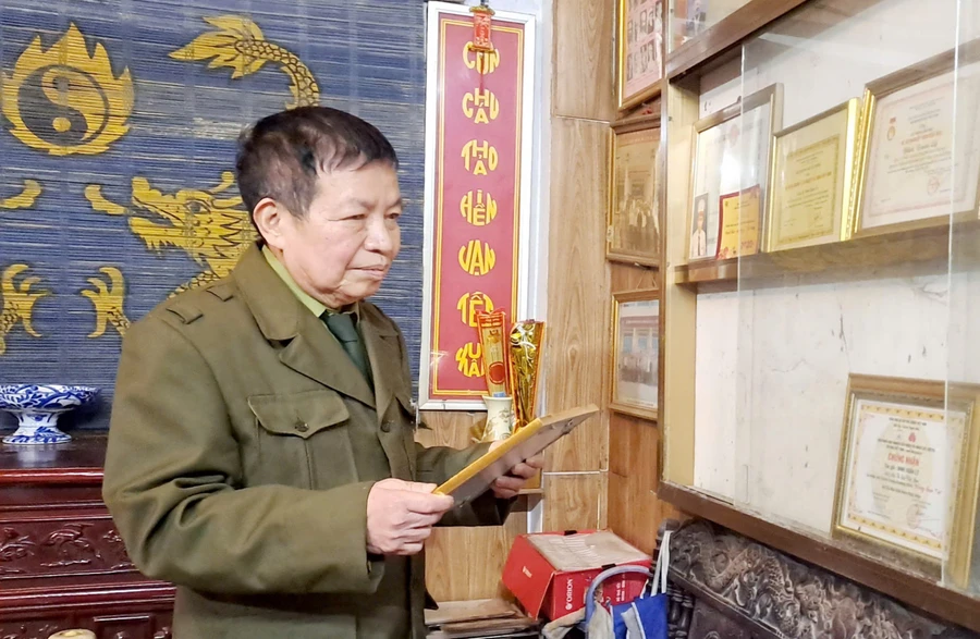 Thương binh - dũng sĩ Đinh Xuân Lý hồi tưởng những kỉ niệm thời lửa đạn.