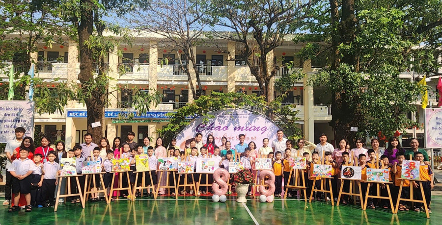 Trường Tiểu học Bế Văn Đàn (Thanh Khê, Đà Nẵng) trao giải cho hoạt động trải nghiệm mừng Ngày Quốc tế Phụ nữ 8/3. Ảnh: NTCC tang-cuong-kiem-tra-ra-soat-truong-lop-hoc-3.jpg