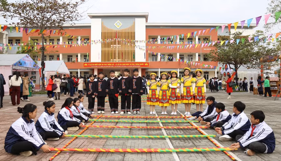 Học sinh Trường THCS Đinh Tiên Hoàng (Hoa Lư, Ninh Bình) tham gia hoạt động ngoại khóa.