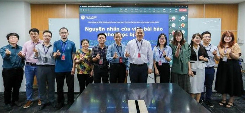 Đại biểu dự hội thảo “Nguyên nhân bài báo khoa học bị rút” tại Trường Đại học Văn Lang. Ảnh từ Facebook Trường Đại học Văn Lang