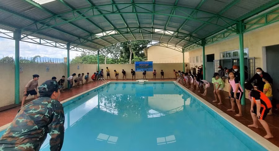 am long lop hoc mien phi cho tro ngheo (1).jpg