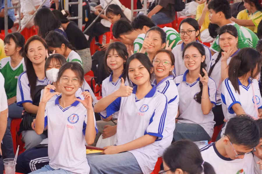 Học sinh tham dự chương trình Hướng nghiệp và Tư vấn tuyển sinh 2026 tại Trường ĐH Cửu Long. 