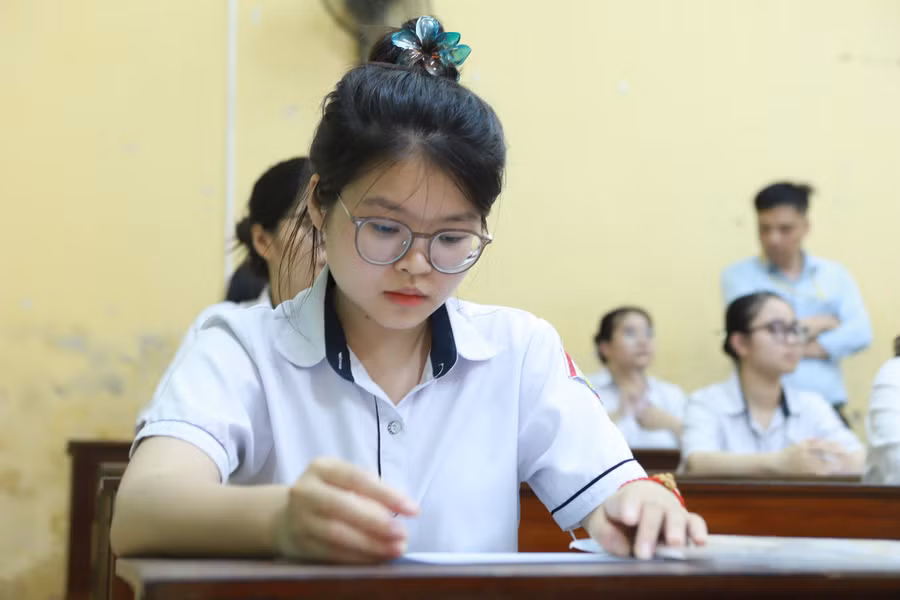 Thí sinh tham dự Kỳ thi tốt nghiệp THPT năm 2024 tại Nam Định. Ảnh: TG