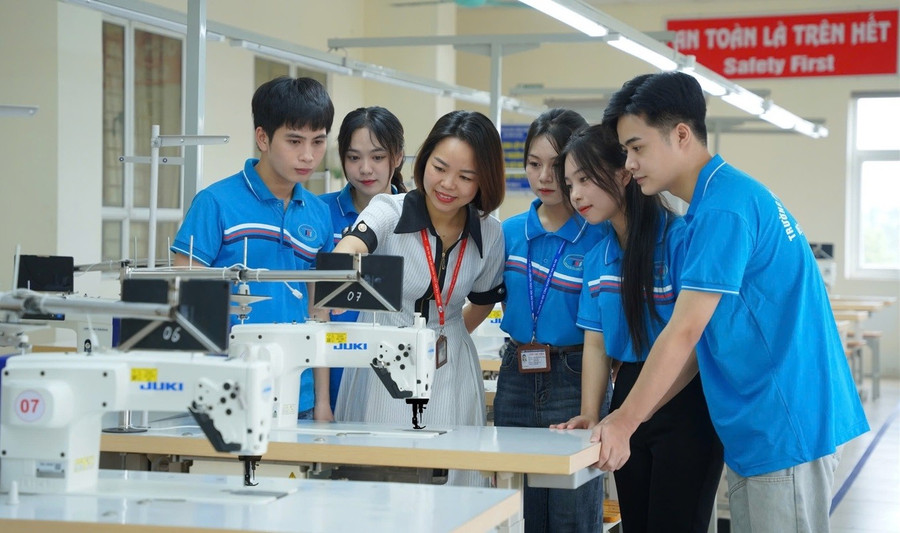 Giờ thực hành của sinh viên Trường Đại học Công nghiệp và Thương mại Hà Nội. Ảnh: Website nhà trường