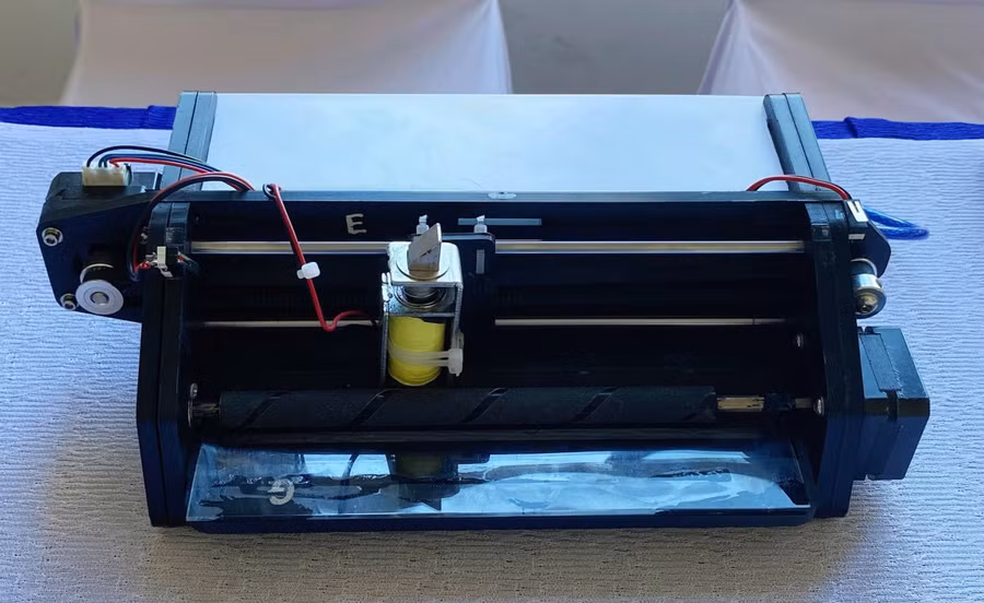 sinh vien che may in chu noi braille (3).jpg