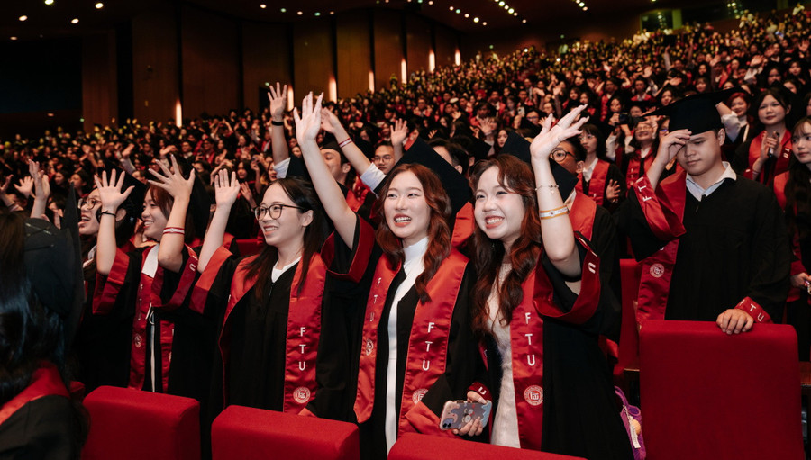 Sinh viên Trường Đại học Ngoại thương trong ngày tốt nghiệp. Ảnh minh họa: NTCC