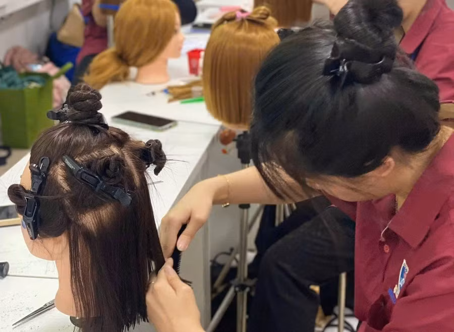 Một buổi thực hành của học viên tại Trường Trung cấp Nguyễn Tất Thành.