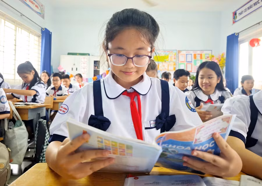 Học sinh Trường THCS Trần Phú (TPHCM). Ảnh minh họa: INT