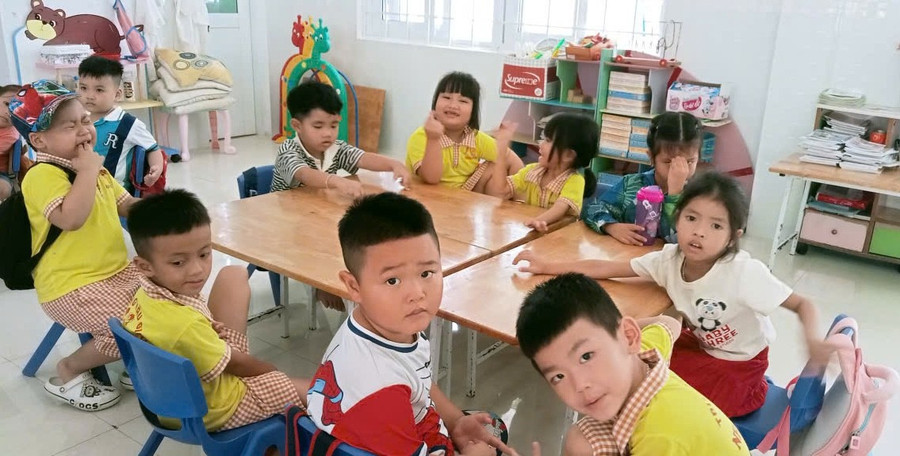 Trường Mầm non xã Nhơn Châu chỉ có 3 giáo viên phụ trách 3 lớp.
