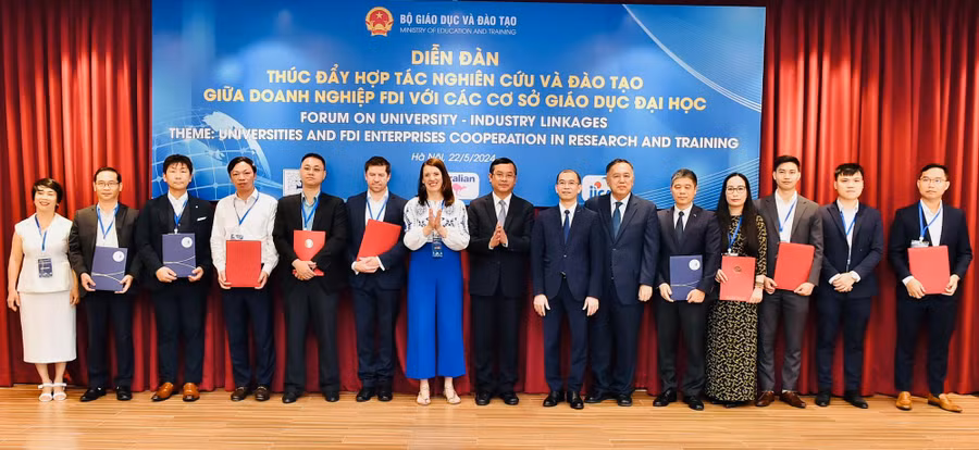 thuc day doi moi va chuyen giao kien thuc (1).jpg