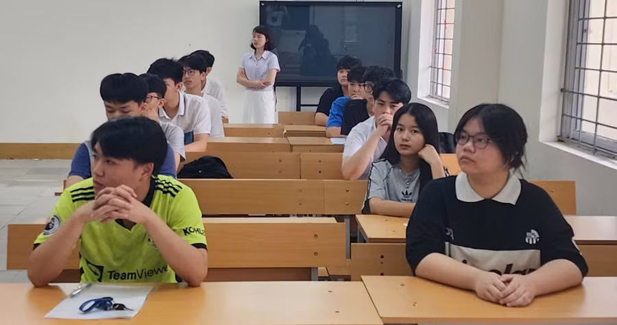 Thí sinh dự thi vào lớp 10 năm học 2024 - 2025 tại Vĩnh Phúc.