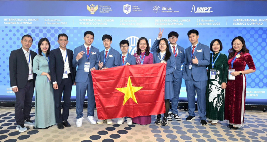 Đoàn học sinh Việt Nam tại IJSO 2025.