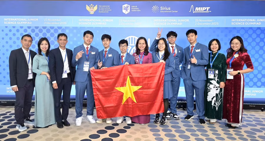 Đoàn học sinh Việt Nam tại IJSO 2025.