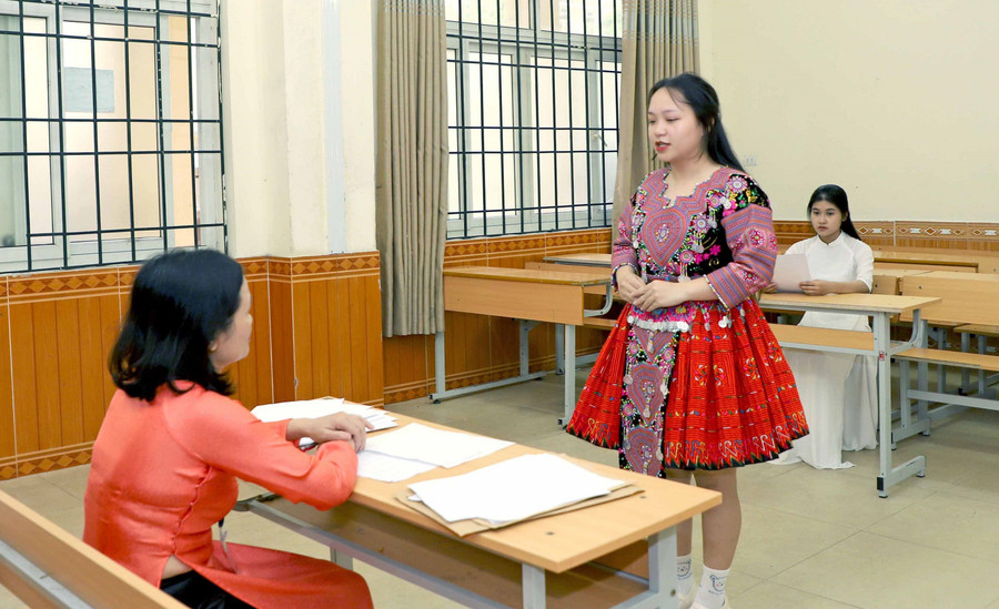 Thí sinh thi năng khiếu trong kỳ tuyển sinh vào Trường Cao đẳng Sư phạm Trung ương.