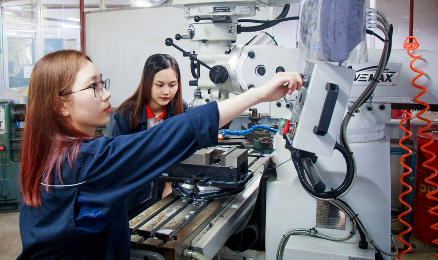 Trường Đại học Công Thương TPHCM với những thiết bị hiện đại. Ảnh: V. Vũ