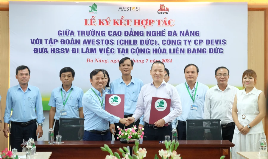 Trường Cao đẳng Nghề Đà Nẵng ký kết hợp tác với Công ty CP Devis Tập đoàn Avestos (CHLB Đức) trong việc đưa sinh viên sang Đức làm việc.