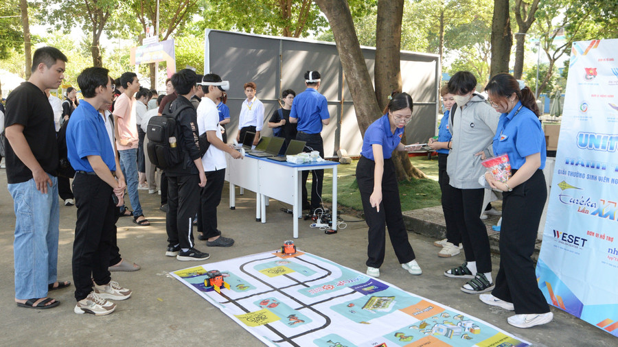 Tân sinh viên năm 2025 của Trường Đại học Thủ Dầu Một (TPHCM). Ảnh: TDMU