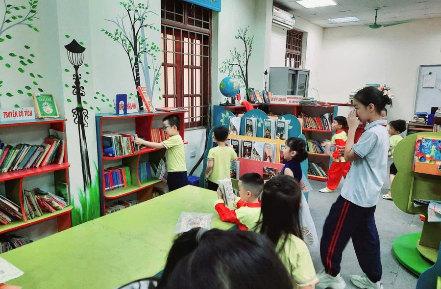 Một tiết học ngoại khóa của Trường Tiểu học Trần Phú (Hà Đông, Hà Nội). Ảnh: NTCC. mo-rong-khong-gian-hoc-tap-1.jpg