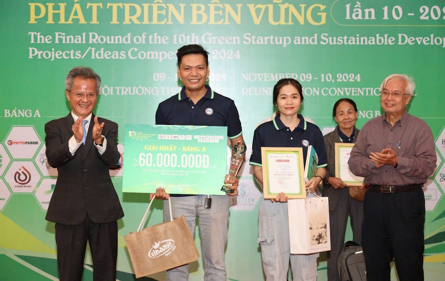 “Các dòng bánh khoai mì dinh dưỡng Cusami” giành giải Nhất bảng A cuộc thi Khởi nghiệp Xanh - Phát triển bền vững 2024. Ảnh: NVCC