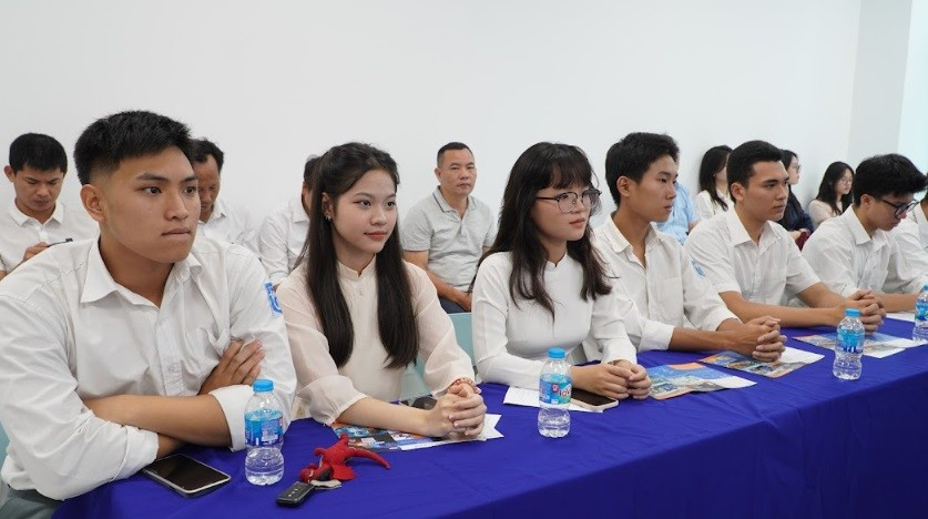 Học sinh được phân luồng, hướng nghiệp ngay từ sớm để có lựa chọn nghề nghiệp phù hợp. Ảnh minh họa: Đình Tuệ tam-giac-hop-tac-trong-phan-luong-huong-nghiep2.jpg