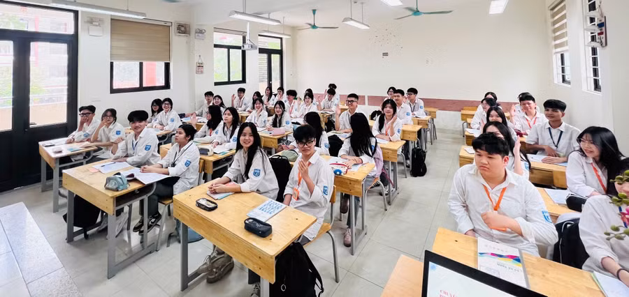 Học sinh Trường THPT Trương Định (Hoàng Mai, Hà Nội) trong giờ học. Ảnh: NTCC