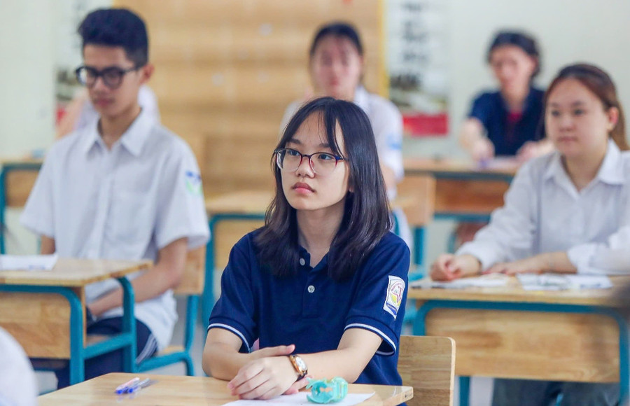 Học sinh Hà Nội trong kỳ thi tuyển sinh vào lớp 10 năm học 2024 - 2025. Ảnh minh họa: INT