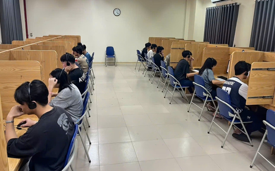 Phòng máy thi đánh giá năng lực tiếng Việt cho lưu học sinh nước ngoài tại Trường Hũu nghị T78. Ảnh: NTCC danh-gia-nang-luc-ngoai-ngu-tieng-viet-1.jpg