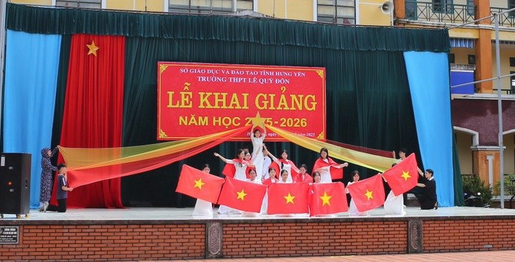 Buổi tổng duyệt các tiết mục văn nghệ chào mừng tại Trường THPT Lê Quý Đôn (Hưng Yên). tat-ca-da-san-sang-2.jpg