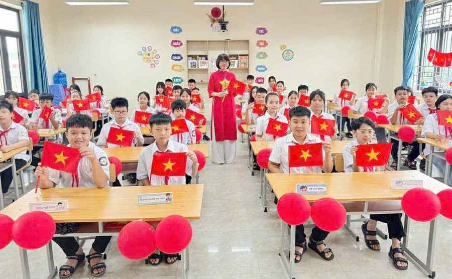 Cô trò Trường THCS Ba Chẽ (Quảng Ninh) sẵn sàng cho năm học mới.