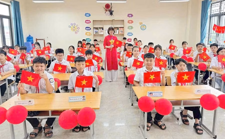 Cô trò Trường THCS Ba Chẽ (Quảng Ninh) sẵn sàng cho năm học mới.