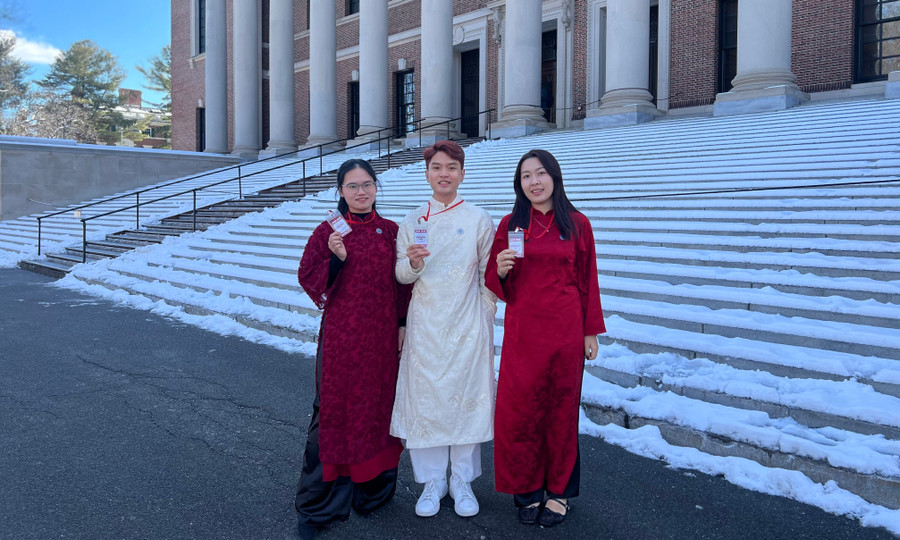 sinh-vien-fulbright-viet-nam-mang-cau-chuyen-dat-nuoc-den-harvard-1.jpg