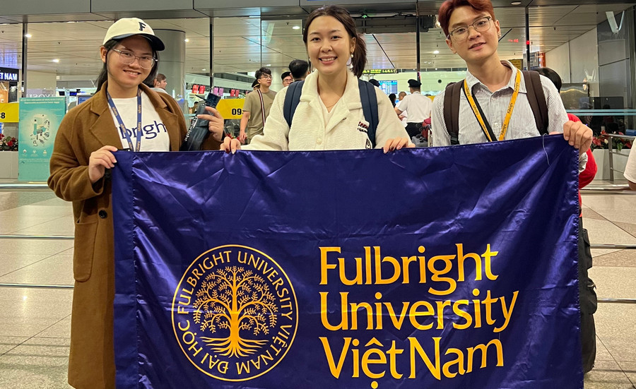 Từ trái sang: Lê Khánh Huyền, Lê Thị Hồng Phúc và Nguyễn Phan Quang Anh trước khi lên đường sang Mỹ. Ảnh: NTCC