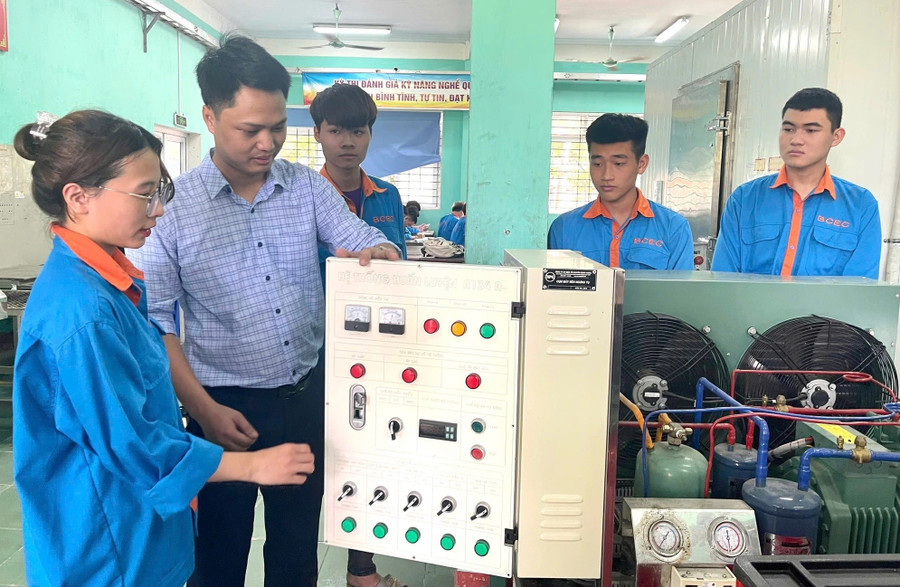 85% thanh niên hoàn thành THPT hoặc tương đương mang lại lợi ích thiết thực trong học tập, việc làm và hội nhập. Ảnh: INT