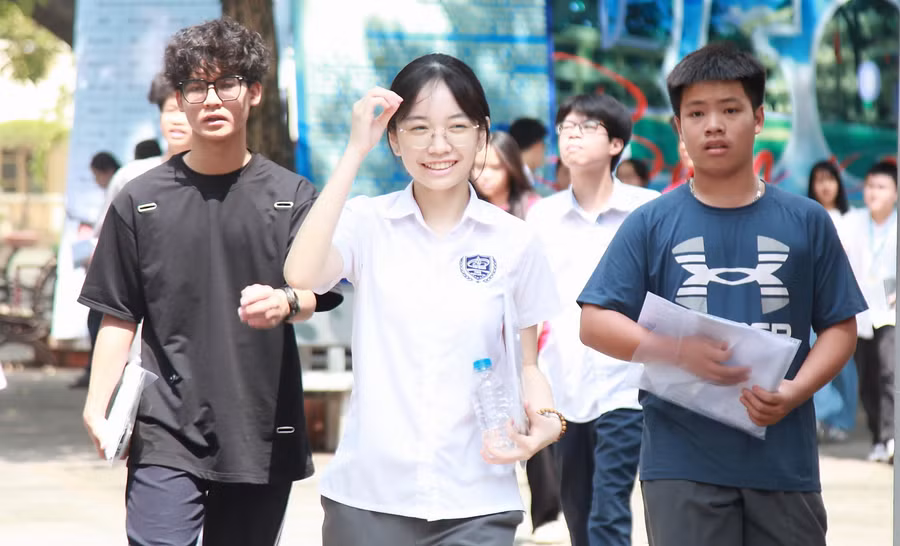 Học sinh Hà Nội trong kỳ thi tuyển vào lớp 10 THPT năm 2025. Ảnh: Lê Cường