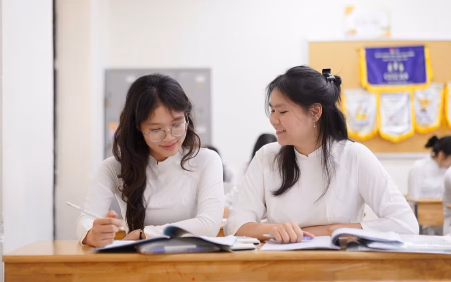 Khi áp lực thi không còn đặt nặng vào việc học thuộc, học sinh sẽ học chủ động hơn. Ảnh: Xuân Phú