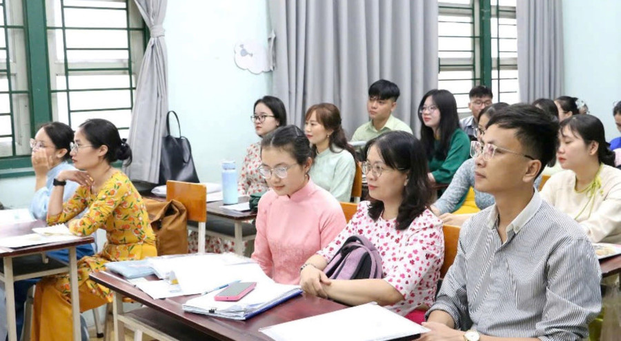 Các ứng viên tham gia thi tuyển giáo viên TPHCM năm học 2025 - 2026. Ảnh: MA giao-vien-truong-tu-re-huong-sang-truong-cong-1.jpg