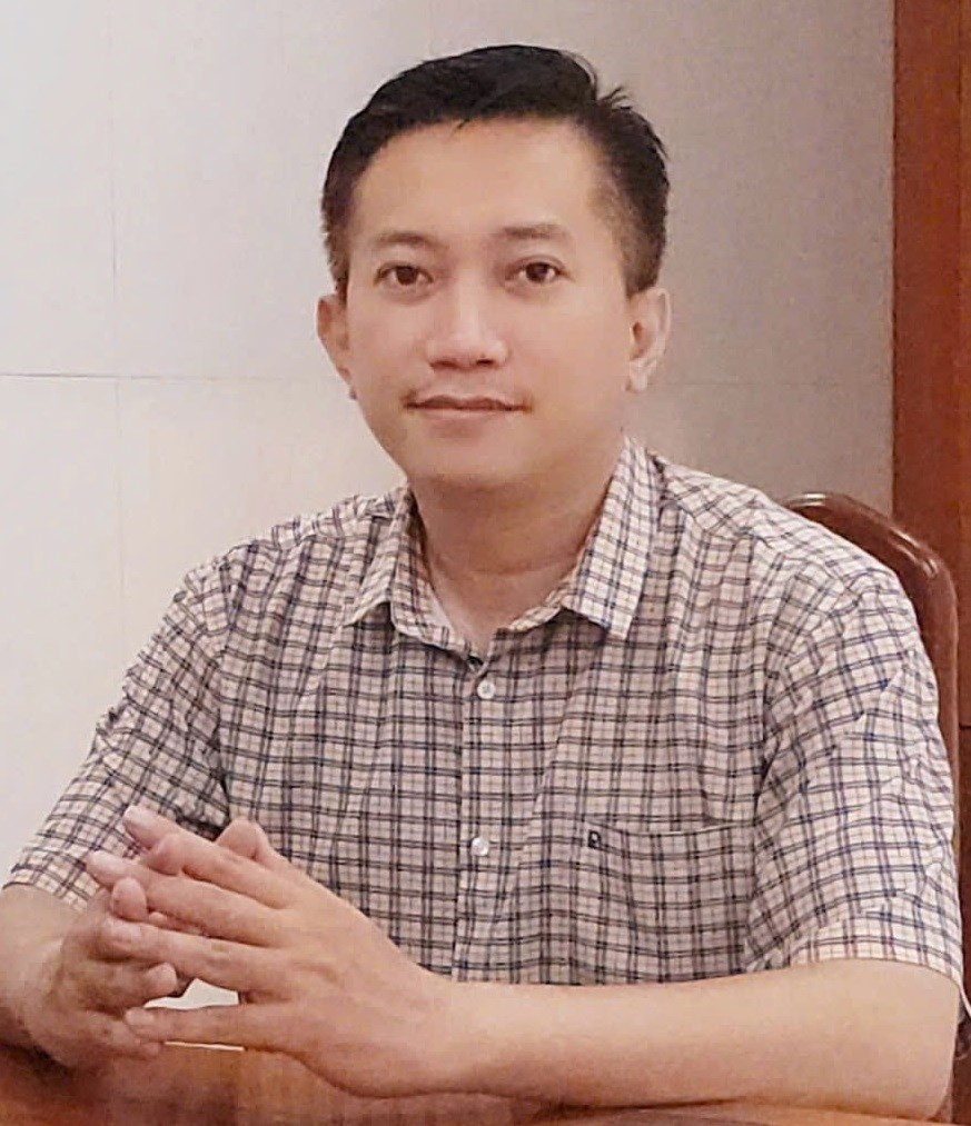 Ông Mai Hoàng Lộc. danh-chinh-ngon-moi-thuan-5.jpg