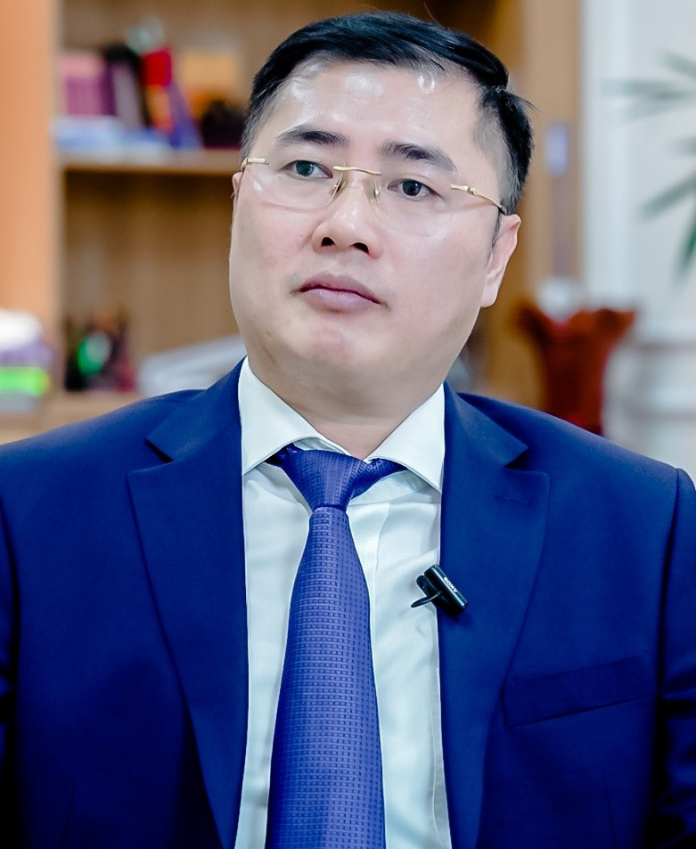 Ông Nguyễn Thế Lực. danh-chinh-ngon-moi-thuan-2.jpg