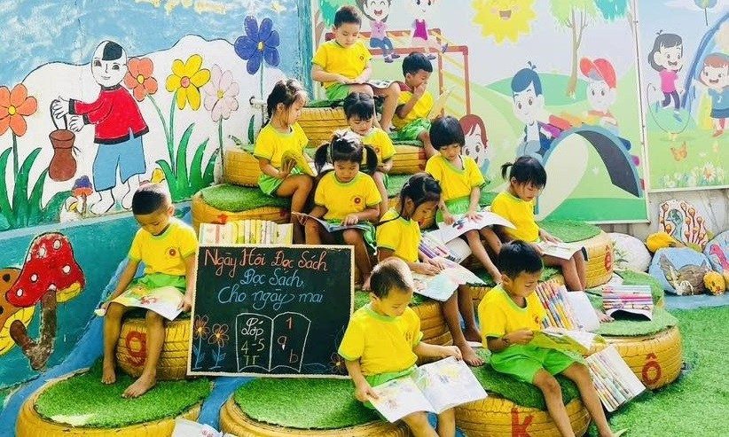 Học sinh Trường Mầm non A Xing (Quảng Trị) tham gia ngày hội đọc sách. Ảnh: Đăng Đức