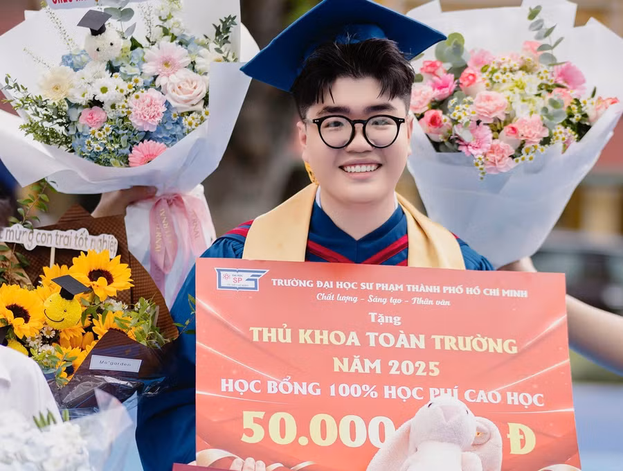 Lâm Tiến tại lễ tốt nghiệp năm 2025. 