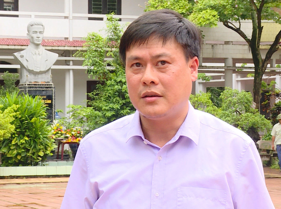 Ông Nguyễn Thanh Bắc - Phó Hiệu trưởng Trường THPT Nguyễn Đức Cảnh. Ảnh: Đinh Chiến tan-dung-loi-the-vuot-troi-cua-chuyen-doi-so-1.jpg