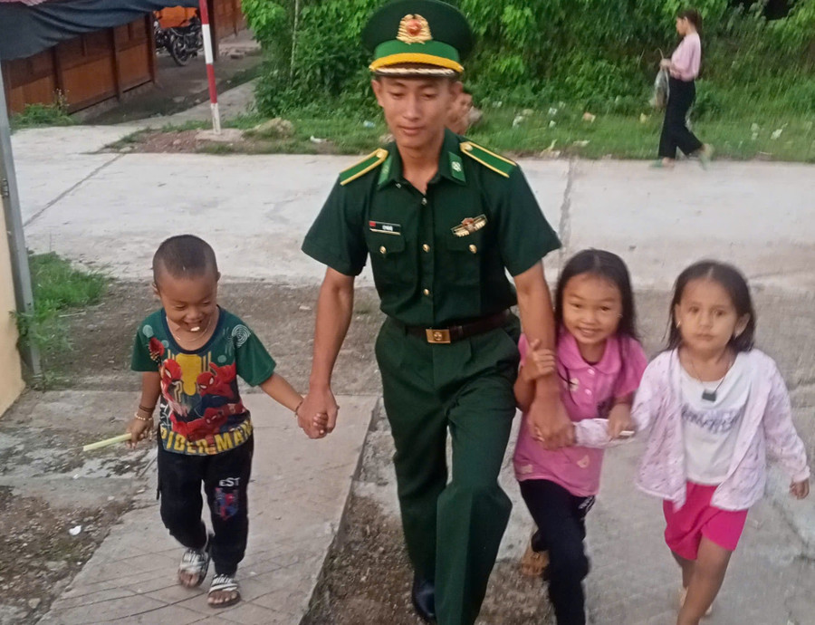 Người con dân tộc Si La Lỳ Phú Hừ sẽ là tấm gương để học sinh vùng cao noi theo.