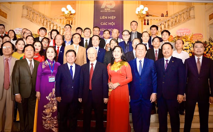 Tổng Bí thư Nguyễn Phú Trọng tại Lễ kỷ niệm 75 năm Ngày thành lập Liên hiệp các Hội Văn học nghệ thuật Việt Nam (2023), tại Nhà hát Lớn. (Ảnh: ITN)