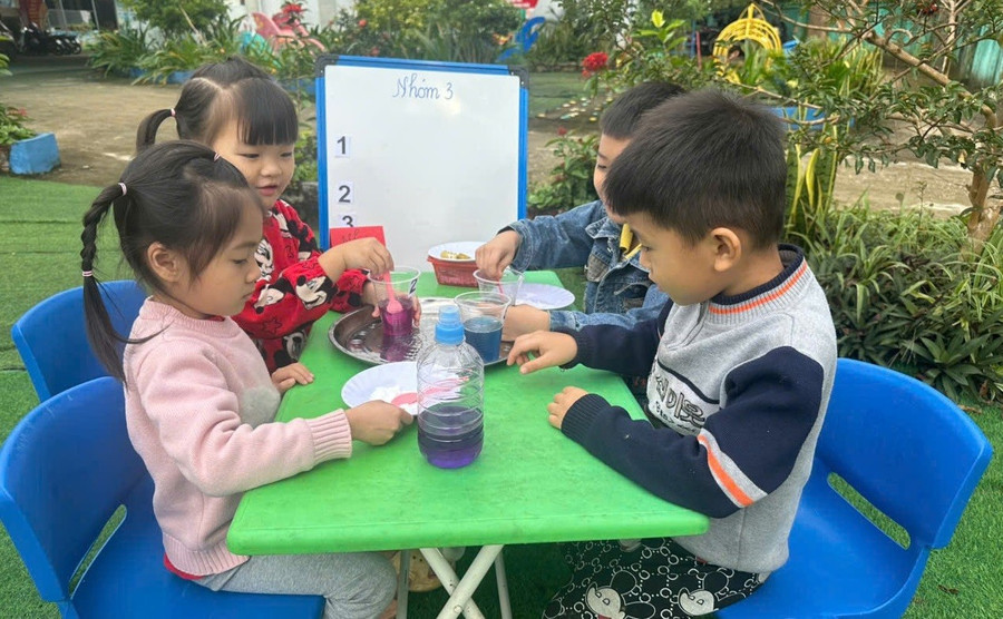 Trẻ em học tại Trường Mầm non Vinh Tiền (xã Long Cốc, Phú Thọ). Ảnh: NVCC