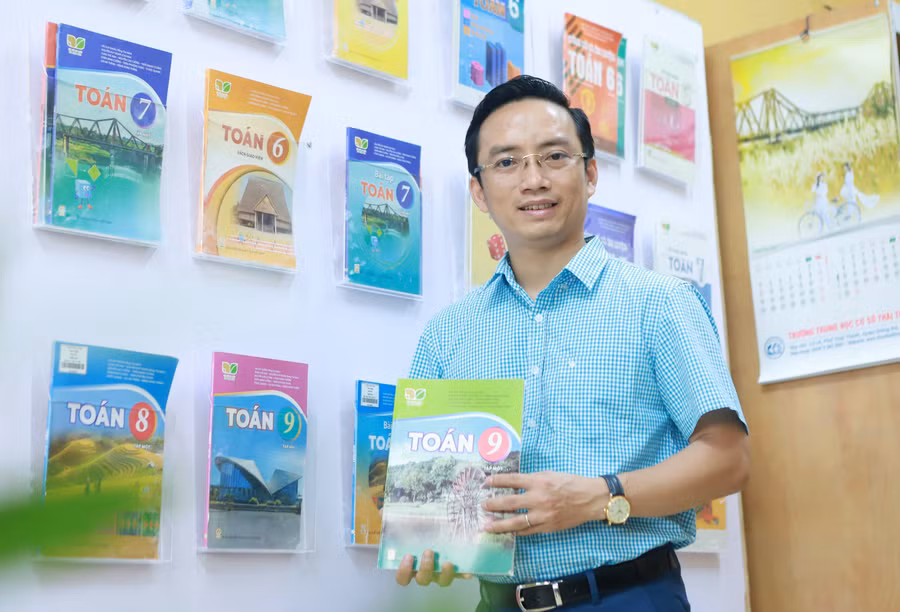 Thầy Nguyễn Cao Cường - Hiệu trưởng Trường THCS Thái Thịnh (quận Đống Đa, Hà Nội). Ảnh: Đình Tuệ