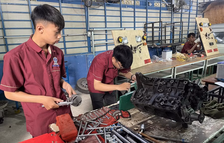 Một buổi thực hành tại Trường Trung cấp Nguyễn Tất Thành. 