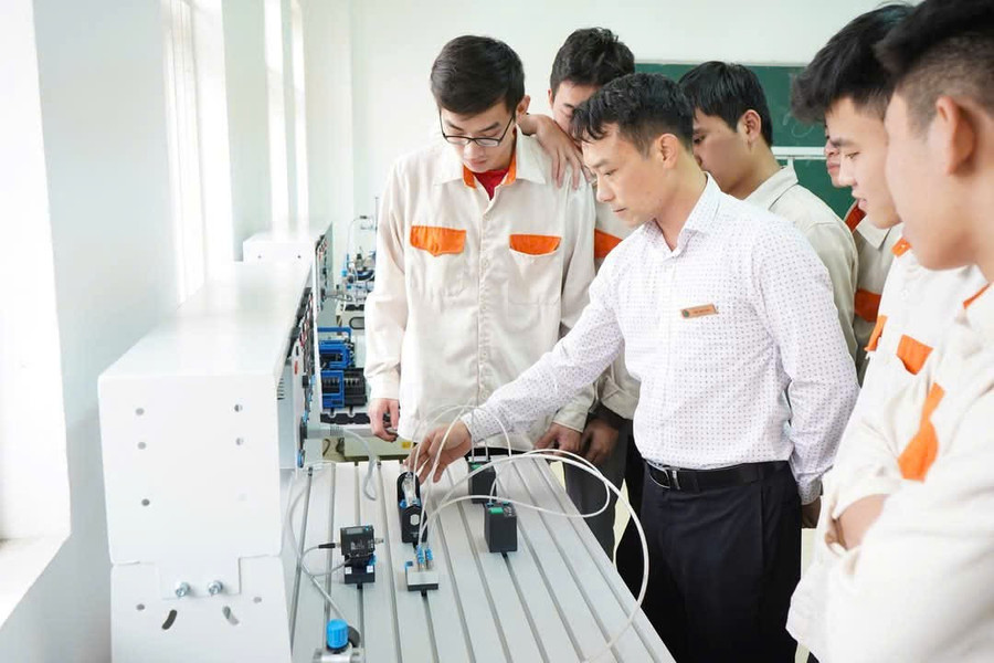 truong-nghe-chuyen-minh-theo-thi-truong-lao-dong-2.jpg