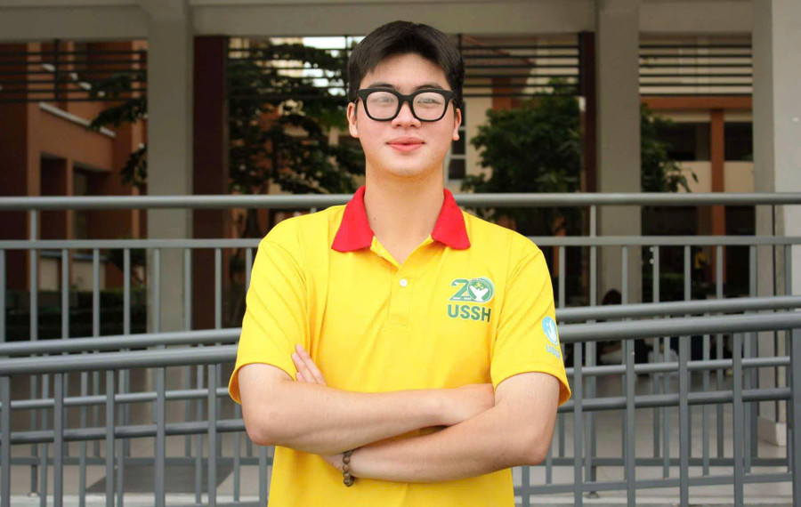 Trần Anh Huy. viet-nen-hanh-trinh-dai-hoc-tuoi-dep-5.jpg