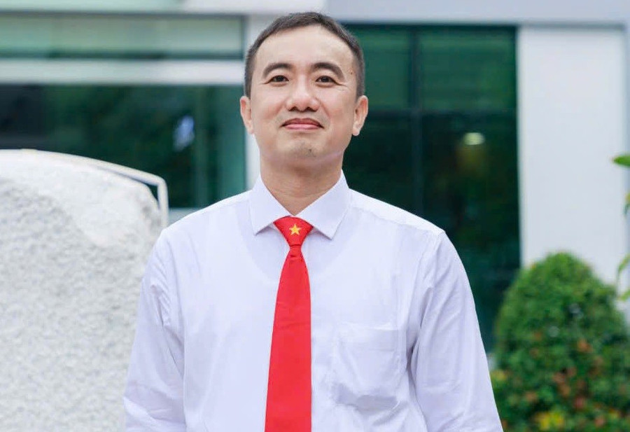 ThS Phạm Thái Sơn. viet-nen-hanh-trinh-dai-hoc-tuoi-dep-3.jpg